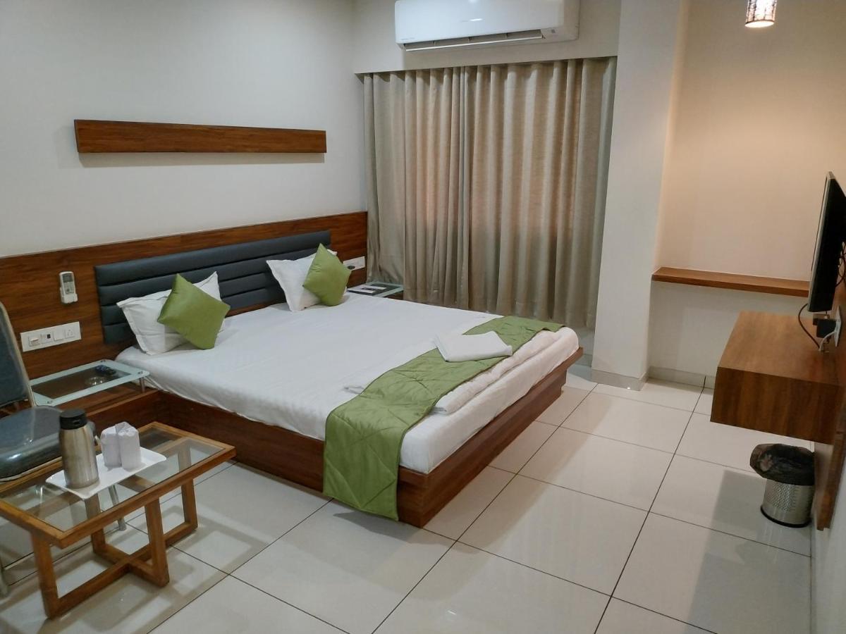 Hotel Satkar Chhatral Exterior foto